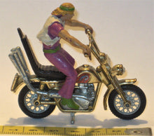 Indlæs billede til gallerivisning Beeza Hippie Chopper. Britains. Vintage 1:32
